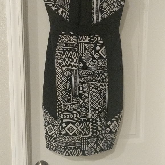 Cut out dress - Picture 4 of 4